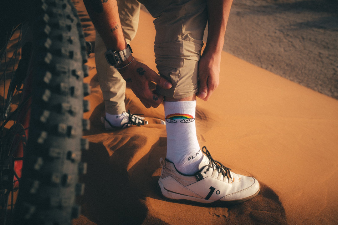 Flatwhite Socke Sock off im Einsatz